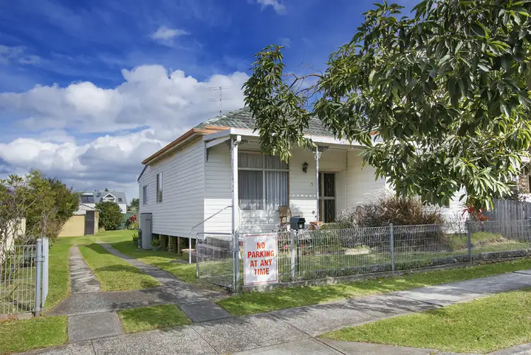 5 George Street, Thirroul NSW 2515