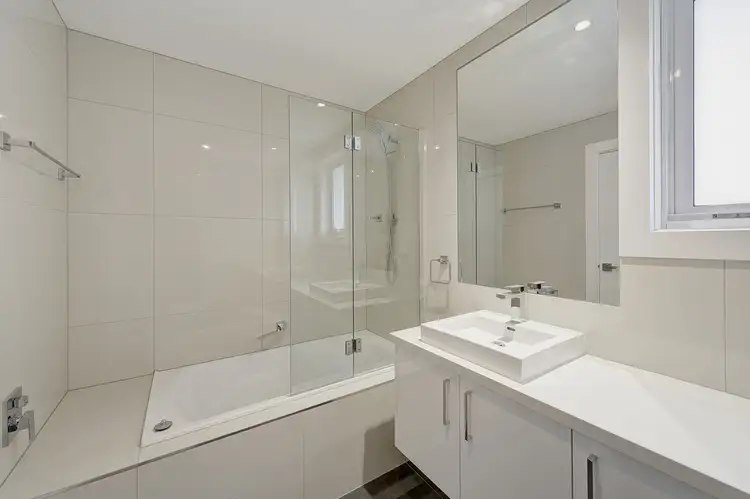 Sixth view of Homely townhouse listing, 2/114 Thompsons Road, Bulleen VIC 3105