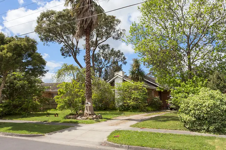 40 Longfellow Avenue, Mooroolbark VIC 3138