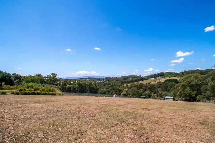 11 Blueberry Lane, Monbulk VIC 3793