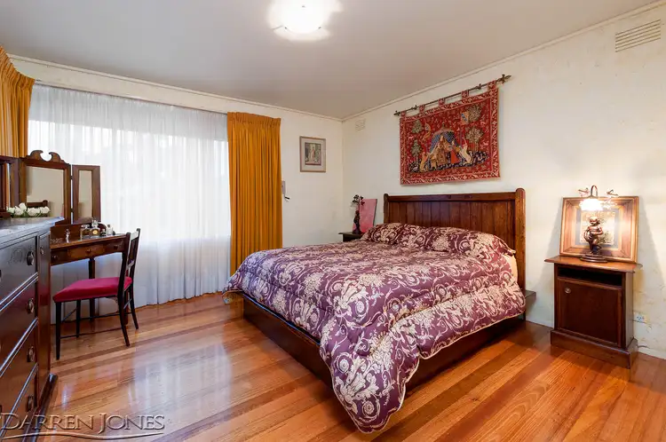 Fifth view of Homely house listing, 1 Bimbadeen Crescent, Yallambie VIC 3085