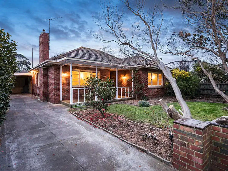 1 Garnet-Leary Avenue, Black Rock VIC 3193