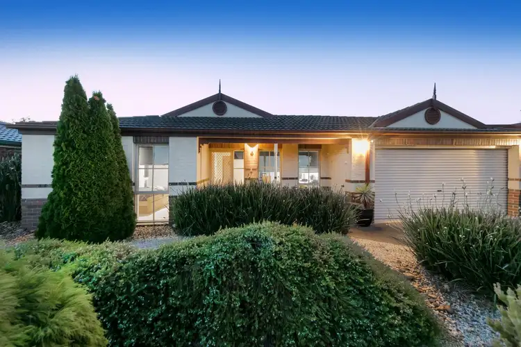 2 Swallows Close, Mornington VIC 3931