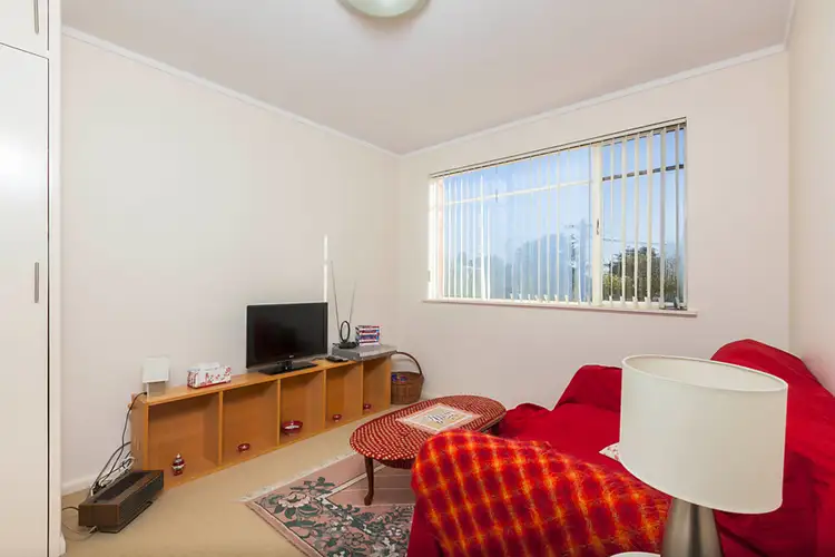 4/4 Nuyts Street, Red Hill ACT 2603