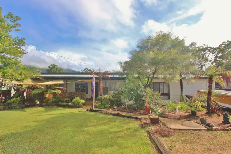11 Station Street, Johns River NSW 2443