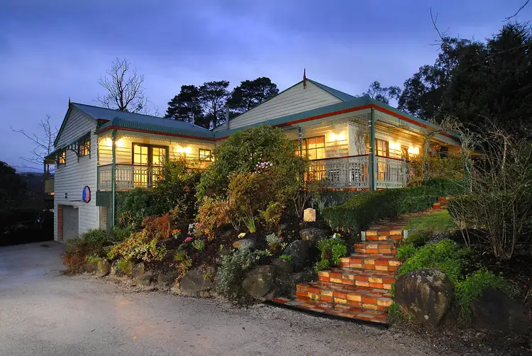 8 Gumtree Grove, Belgrave Heights VIC 3160