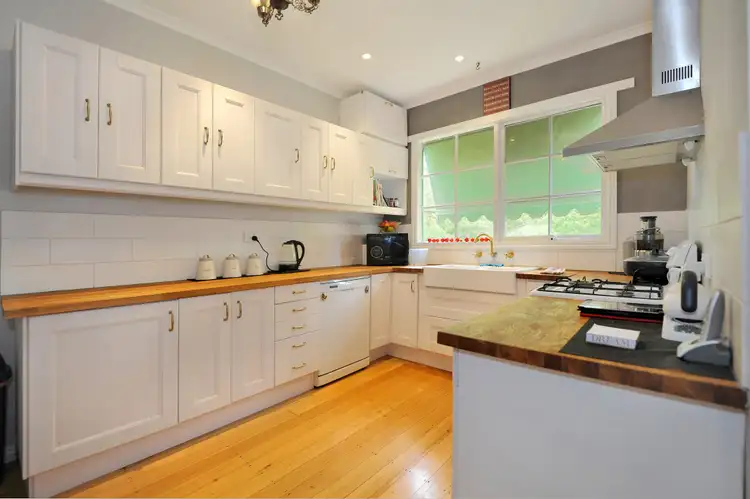 Fifth view of Homely house listing, 60 Louise Court, Haddon VIC 3351