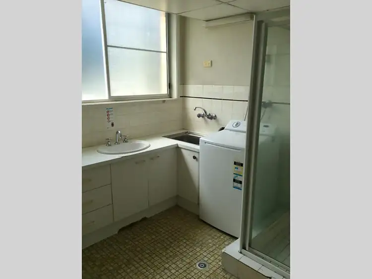 Fifth view of Homely unit listing, 1/6 Garden Street, Southport QLD 4215