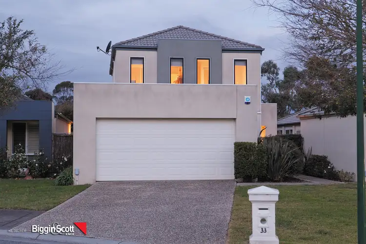 33 Sovereign Manors Crescent, Rowville VIC 3178