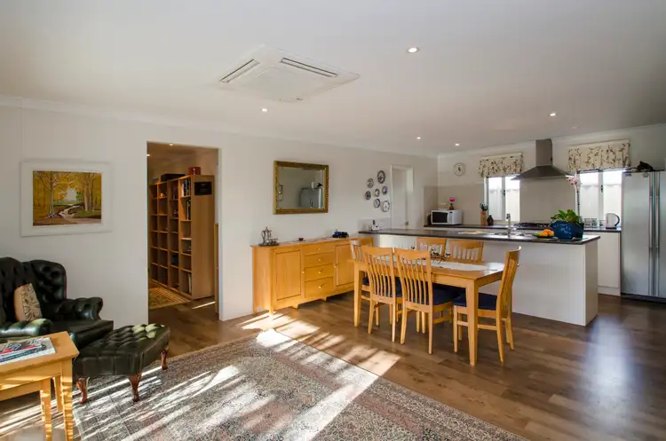 8 Oxley Pass, Dalyellup WA 6230