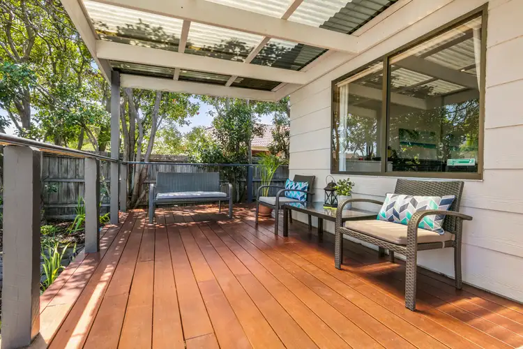 2a Mountain View Crescent, Seaford VIC 3198