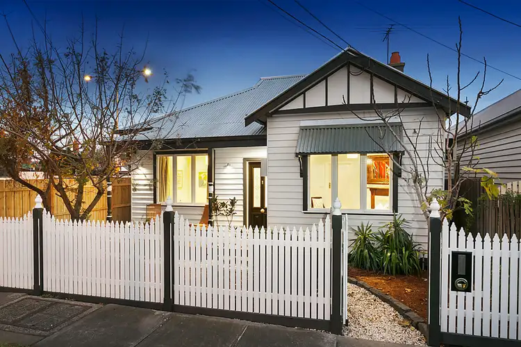 21 Queensville Street, Kingsville VIC 3012