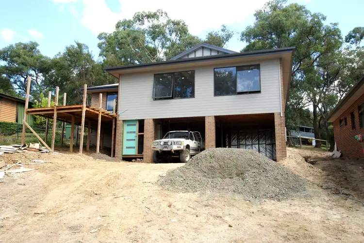 8b Douglas Parade, Yarra Junction VIC 3797