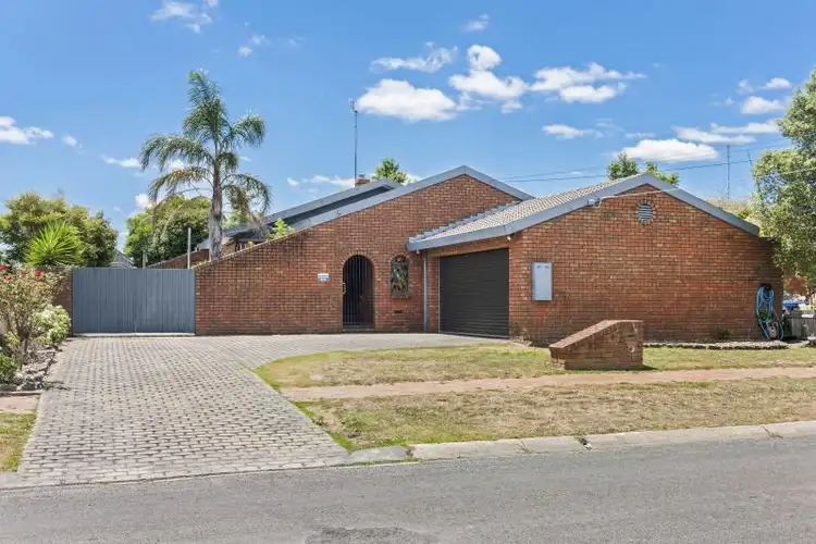 42 Langstaffe Drive, Wendouree VIC 3355