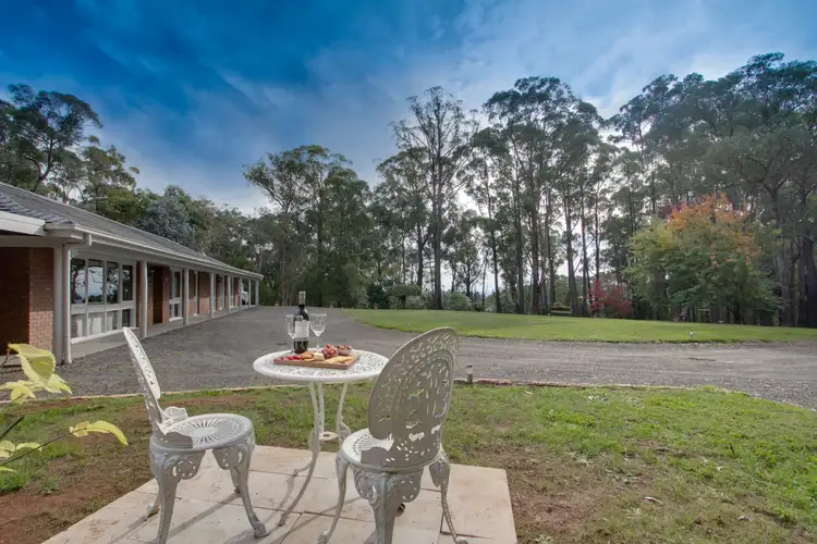 10 Thonemans Road, Hoddles Creek VIC 3139