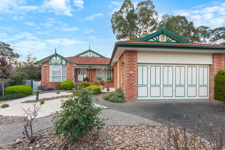 18 Warbler Walk, South Morang VIC 3752