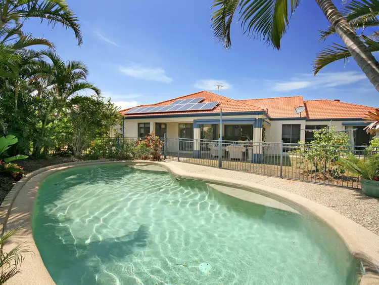 1 Moonbeam Crescent, Castaways Beach QLD 4567