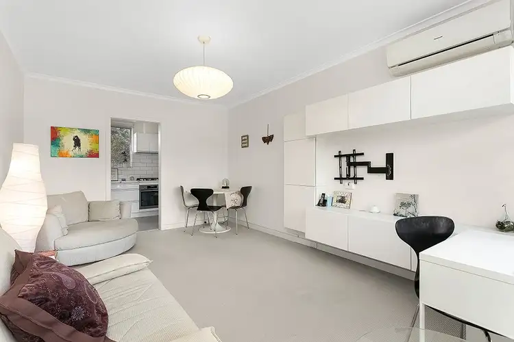 Fourth view of Homely apartment listing, 17/32 Ormond Road, Elwood VIC 3184