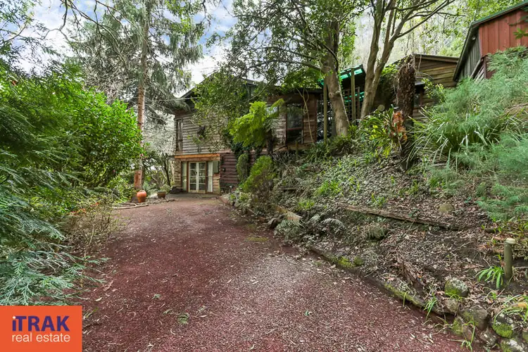 26 Pheasant Parade, Warburton VIC 3799