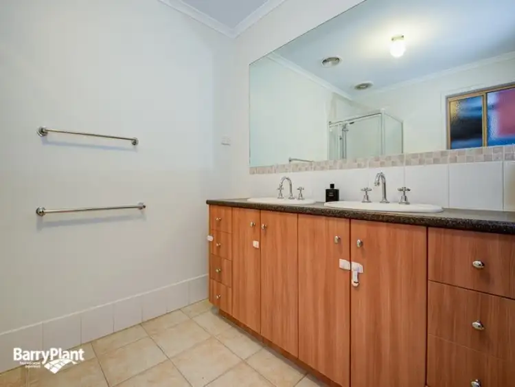 Sixth view of Homely house listing, 10 Ovata Place, Cranbourne West VIC 3977