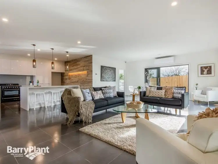 2/3 Portrush Grove, Mornington VIC 3931