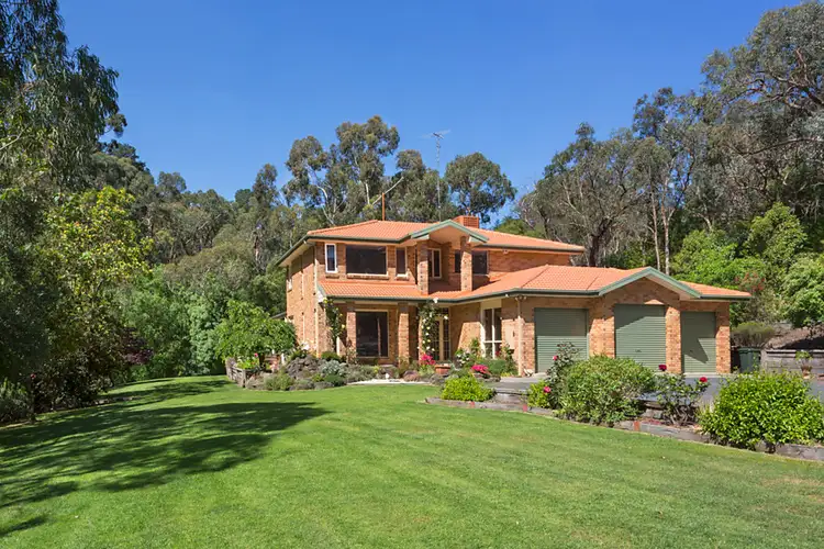 298-300 Oban Road, Donvale VIC 3111