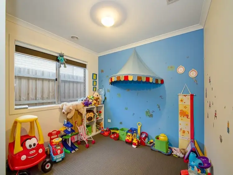 Sixth view of Homely house listing, 8 Maculata Drive, Cranbourne West VIC 3977