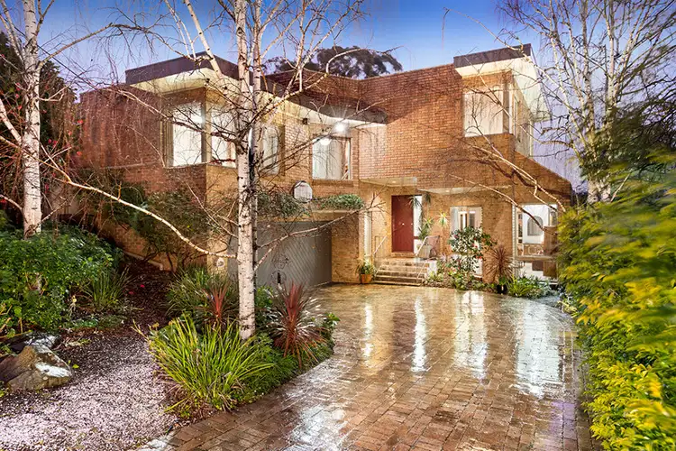 2 Bracken Road, Caulfield South VIC 3162