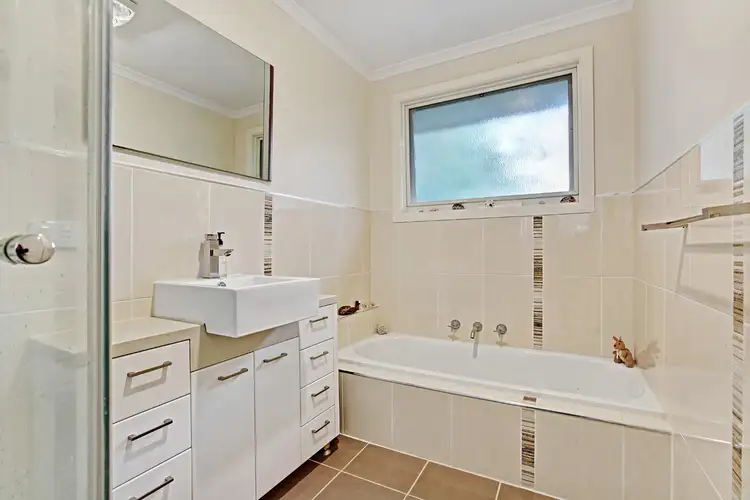 Sixth view of Homely house listing, 2/13 Heather Grove, Ringwood VIC 3134