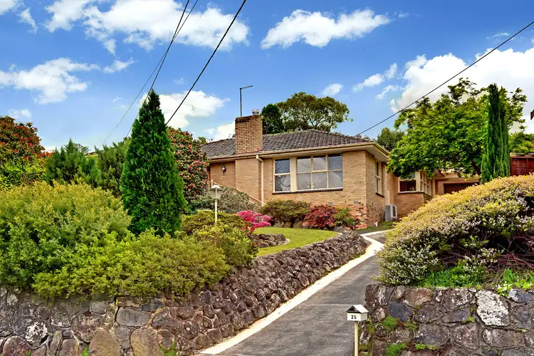 35 Pinewood Avenue, Ringwood East VIC 3135