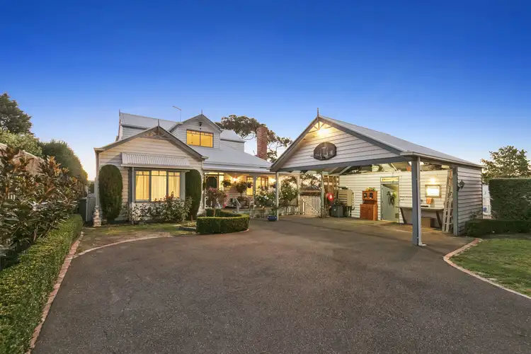 8 Wynnstay Road, Mount Eliza VIC 3930