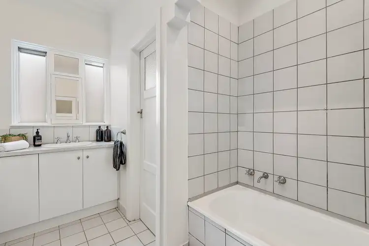 Sixth view of Homely apartment listing, 3/2a Lynedoch Avenue, St Kilda East VIC 3183