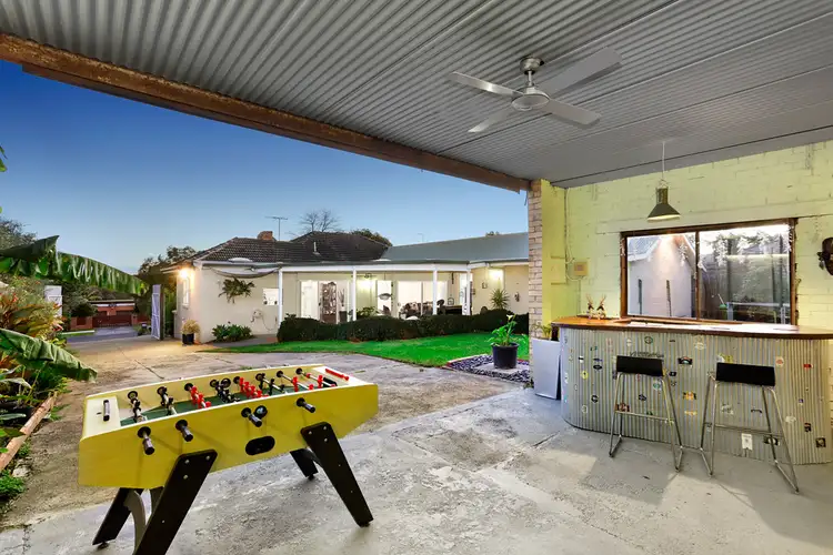 18 Williams Road, Briar Hill VIC 3088
