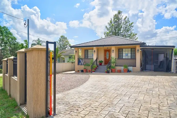 3 Leo Avenue, Lurnea NSW 2170