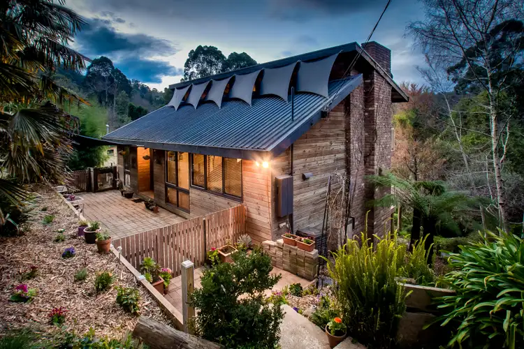 11 Outlook Drive, Kalorama VIC 3766