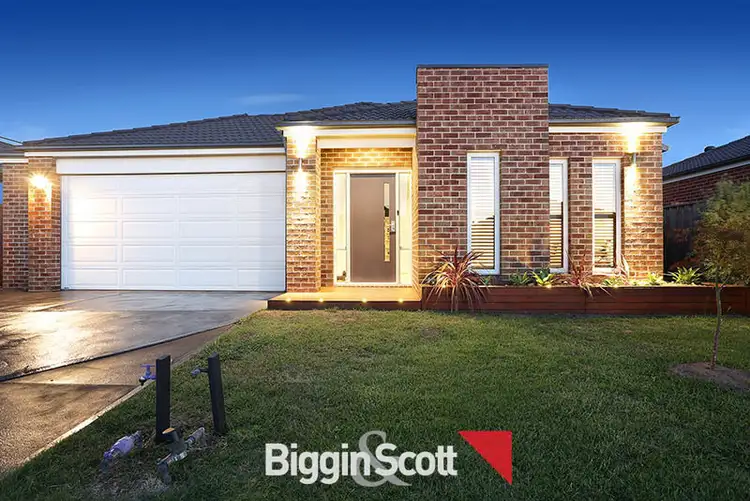 6 Sebago Terrace, Cranbourne North VIC 3977