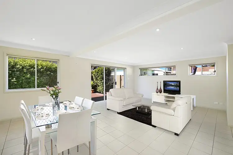 2/15 Oaks Avenue, Long Jetty NSW 2261