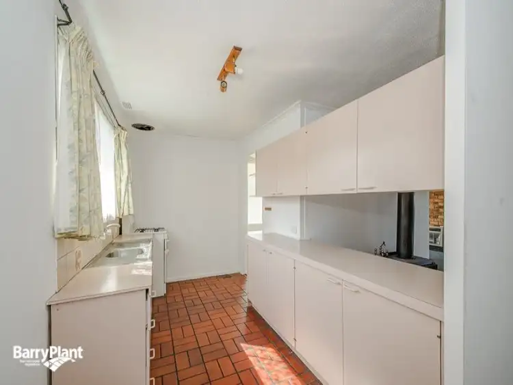 Sixth view of Homely house listing, 15 Valepark Crescent, Cranbourne VIC 3977