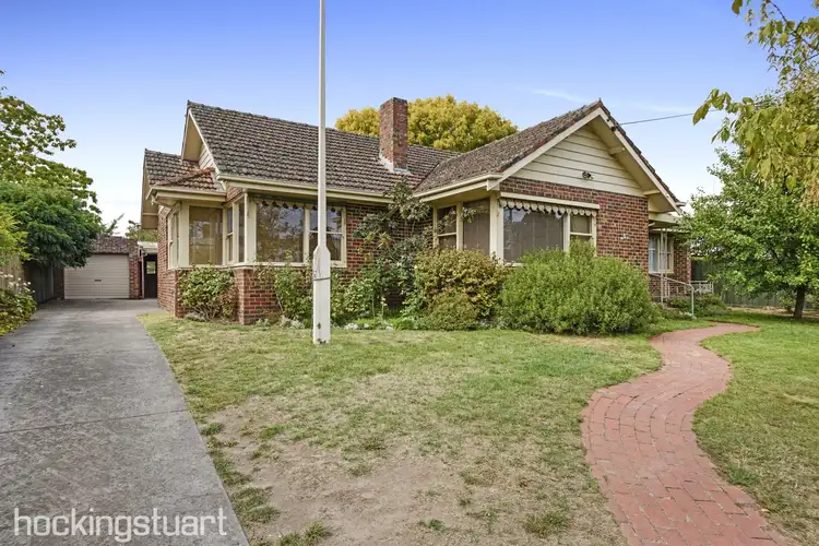 6 Service Street, Lake Wendouree VIC 3350