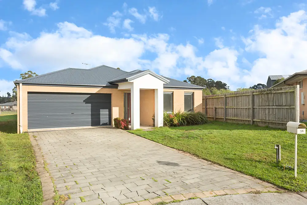 Main view of Homely house listing, 39 Springwater Drive, Drouin VIC 3818