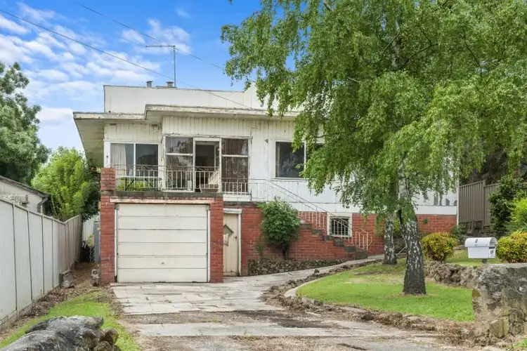 304 Elsworth Street West, Mount Pleasant VIC 3350