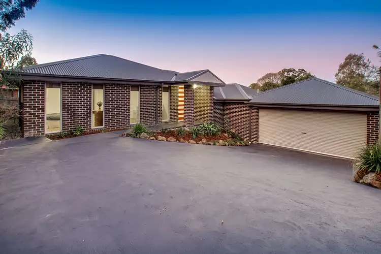 11a Winifred Road, Mooroolbark VIC 3138