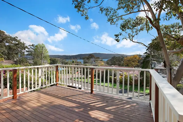 3 Redgrove Street, Green Point NSW 2251