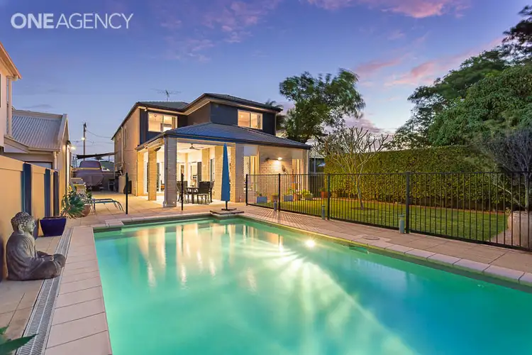 24 Dunns Terrace, Scarborough QLD 4020