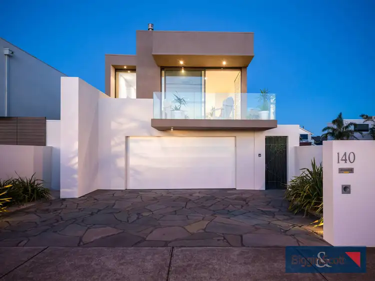 140 Beach Road, Parkdale VIC 3195