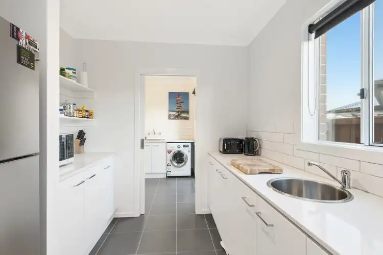 Fifth view of Homely house listing, 8 Signature Drive, Alfredton VIC 3350