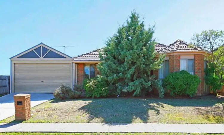 33 Jacinta Drive, Cranbourne West VIC 3977
