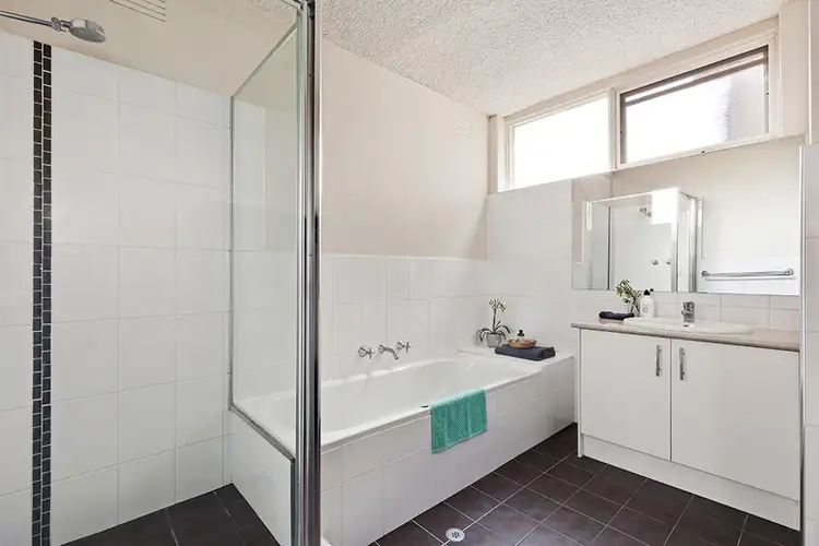 Fourth view of Homely apartment listing, 4/17 Hughenden Road, St Kilda East VIC 3183