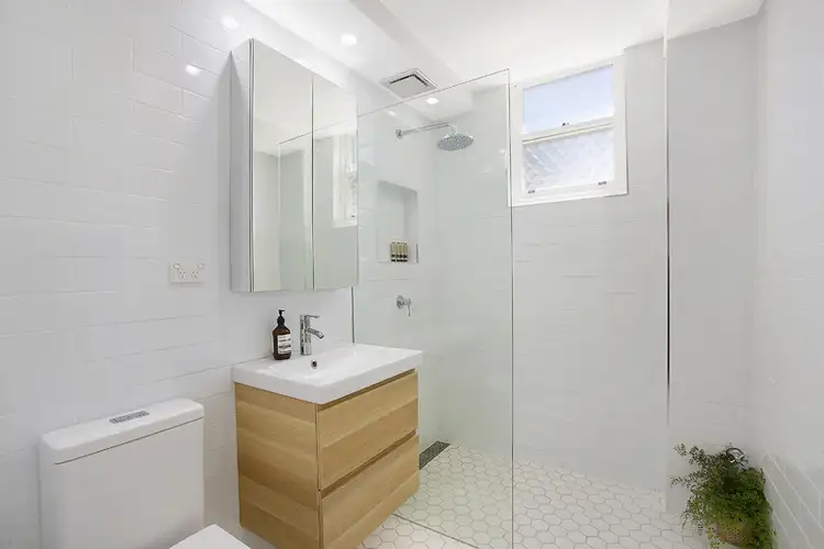 Fourth view of Homely unit listing, 1/114 Lawrence Hargrave Drive, Austinmer NSW 2515