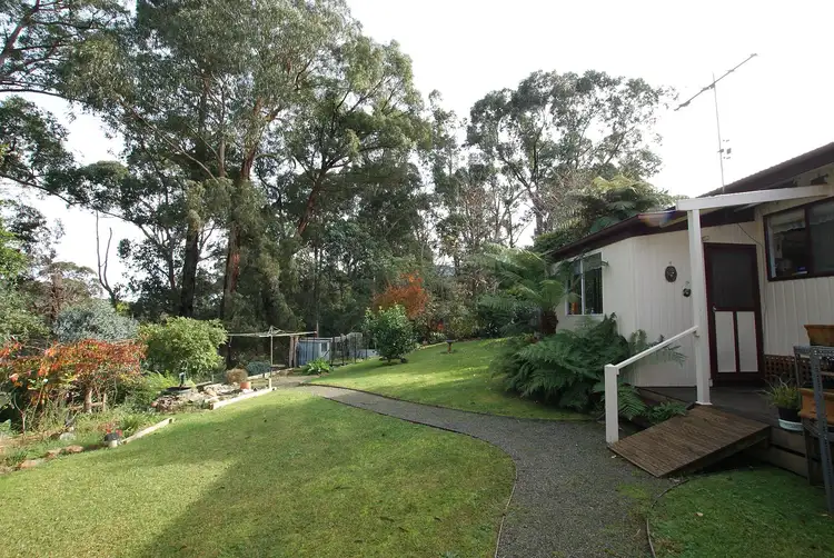 6 Lincoln Road, Warburton VIC 3799